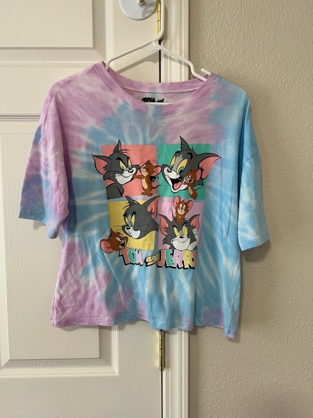 Tom and Jerry Cropped Tie Dye Graphic Tee Size Medium (7/9)